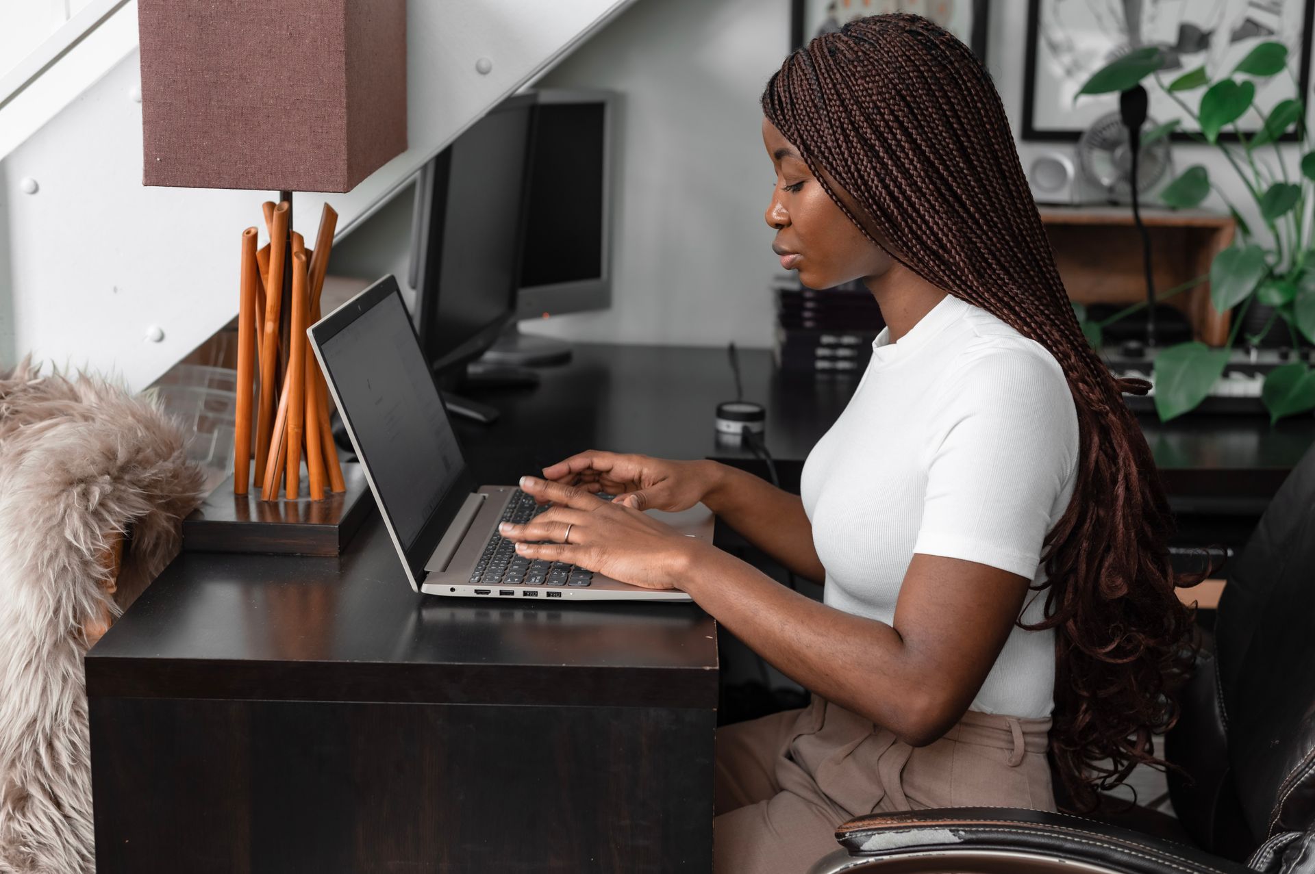South African professional preparing for an online teaching career